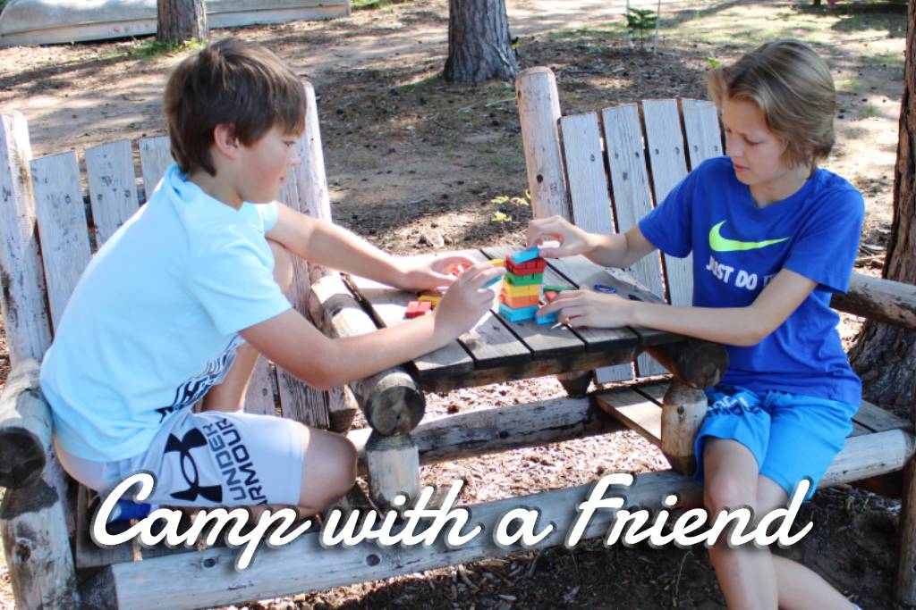 Attending #summercamp with a friend might sound like a comfort. Consider this option carefully on today's #ESC Blog post. everythingsummercamp.com/blogs/news/cam…