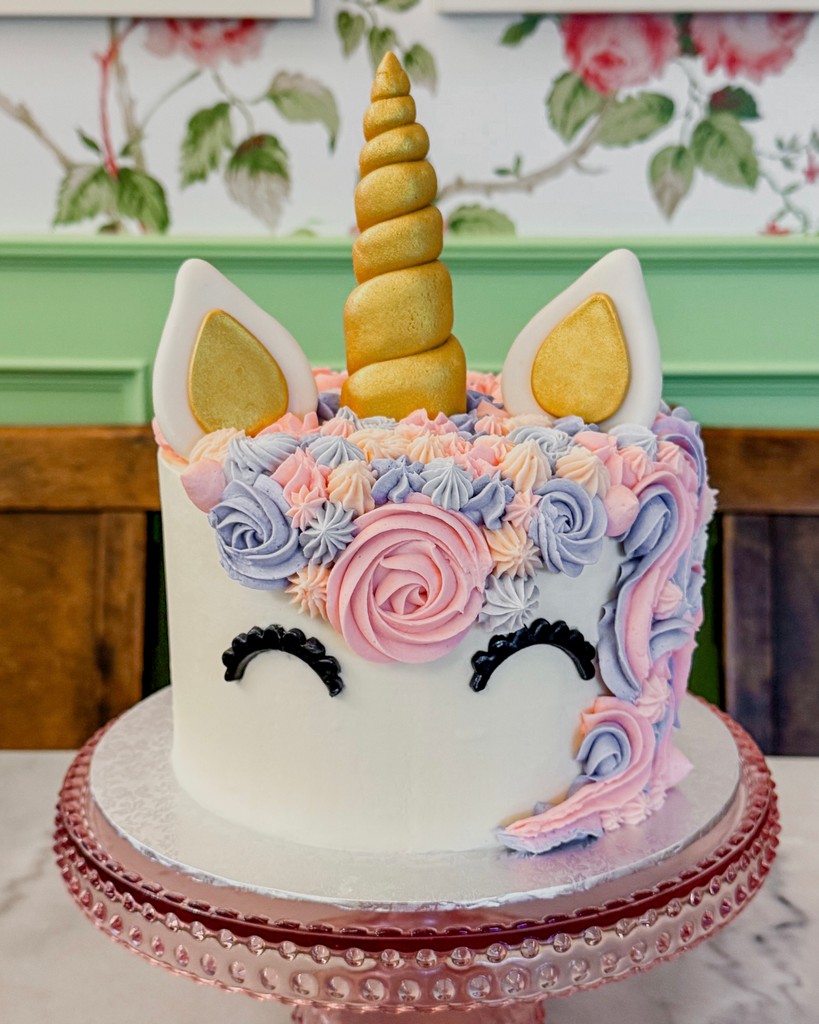 ButterBakedCafe's tweet photo. Calling all Unicorn lovers🦄

Ever wondered who might be able to make your cake dreams come true? We’re here for you. 

We loved creating this perfect birthday cake that will leave a magical 🌈✨ and lasting impact. 

#butterbakedgoods #bakery #cakeofinstagram #cakedecorating https://t.co/SpyppdqcGY