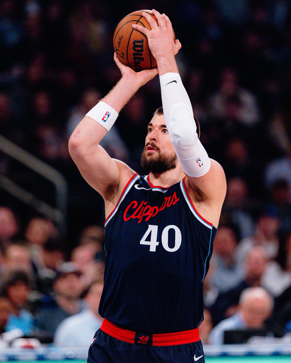 ClipsUniTracker's tweet photo. Through 80 games the LA Clippers uniform records stand at:
☁️Association: 11-15 (.423)
🌊Icon: 18-9 (.666)
🛑Statement: 13-6 (.684)
🏀City: 6-2 (.750) https://t.co/SJlMPwJ29K