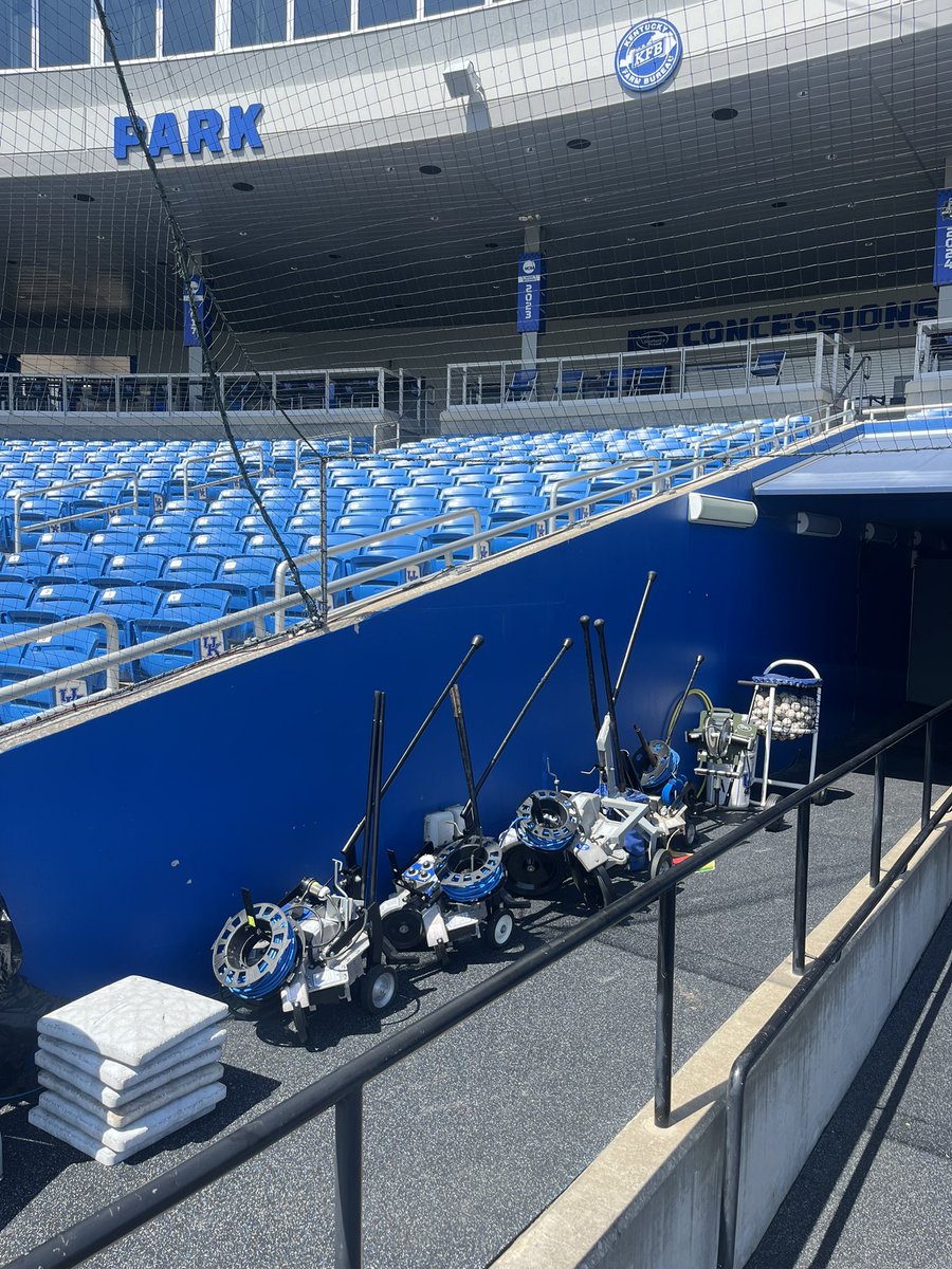 UKbaseball_MGRs's tweet photo. All the things we need for today’s practice… Can you guess what each machine is for?
@UKBaseball #workhorses #efficient #baseball #overload https://t.co/UUitYpDzIp