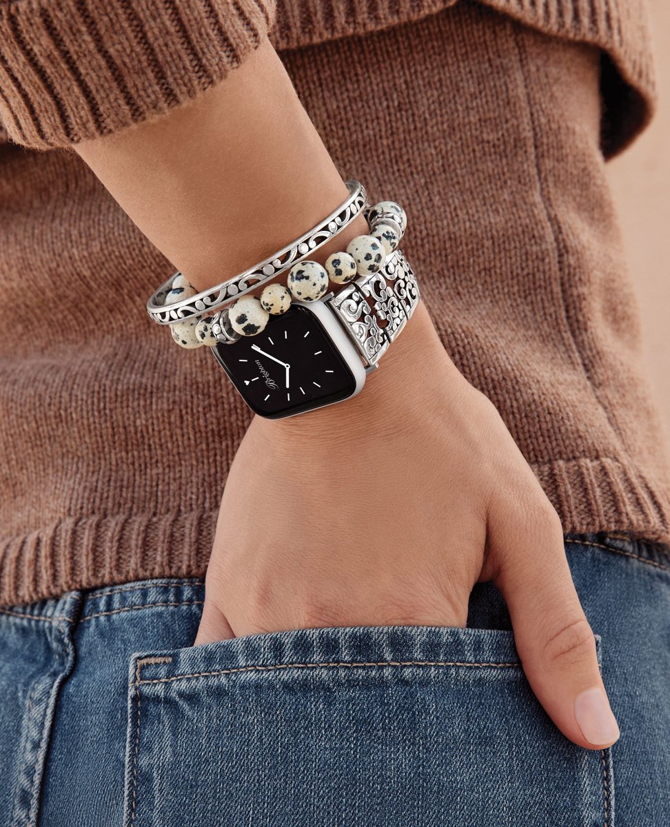Start with a smart band that elevates your smart watch—then layer on bracelets and bangles to create a wrist style that’s all your own. Whether you keep it coordinated or mix in unexpected pieces, your spring stack is all about you.