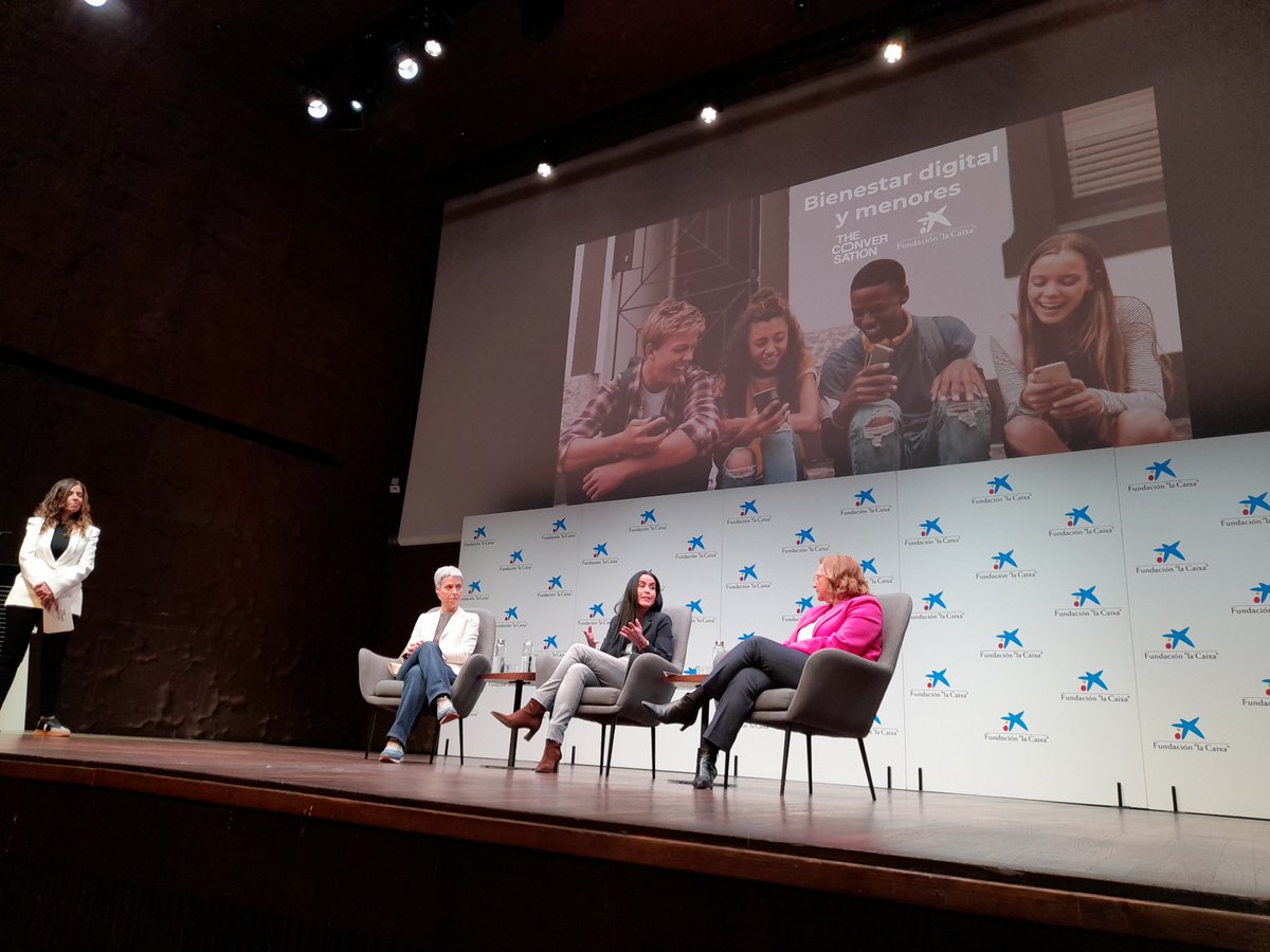 APRODIR participa activamente en el evento "Bienestar digital y menores" organizado por <a href="/Conversation_E/">The Conversation ES</a> en Caixaforum Madrid. Planteando propuestas técnicas para la mejora del bienestar del alumnado en las escuelas, y mejorar la convivencia escolar. 
Enhorabuena por el evento.