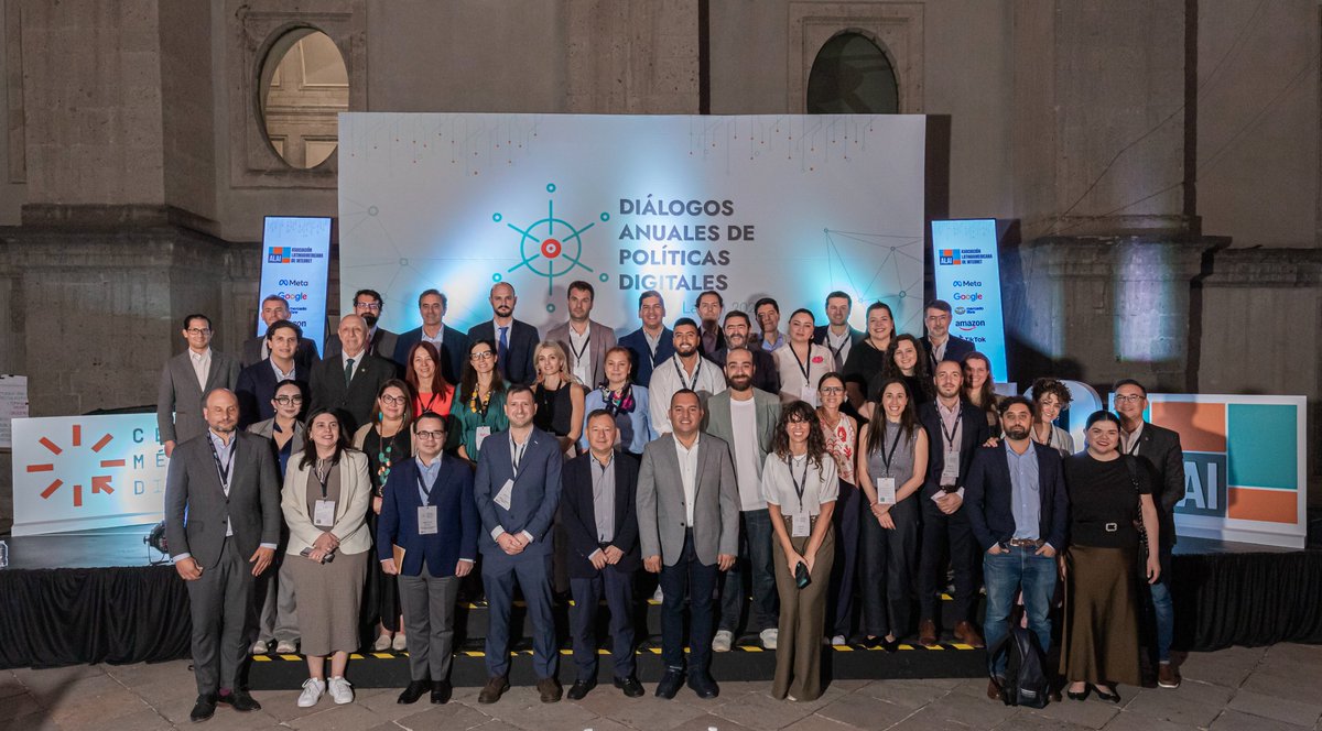 centromxdigital's tweet photo. ¡#DigiEcon Latam 2025 fue un rotundo éxito!

Del 1 al 3 de abril, el histórico Palacio de Minería en la CDMX se convirtió en el epicentro de los debates sobre el futuro digital de América Latina. Organizado por @alai_lat  en colaboración con Centro México Digital... https://t.co/jtvYyVkjAU