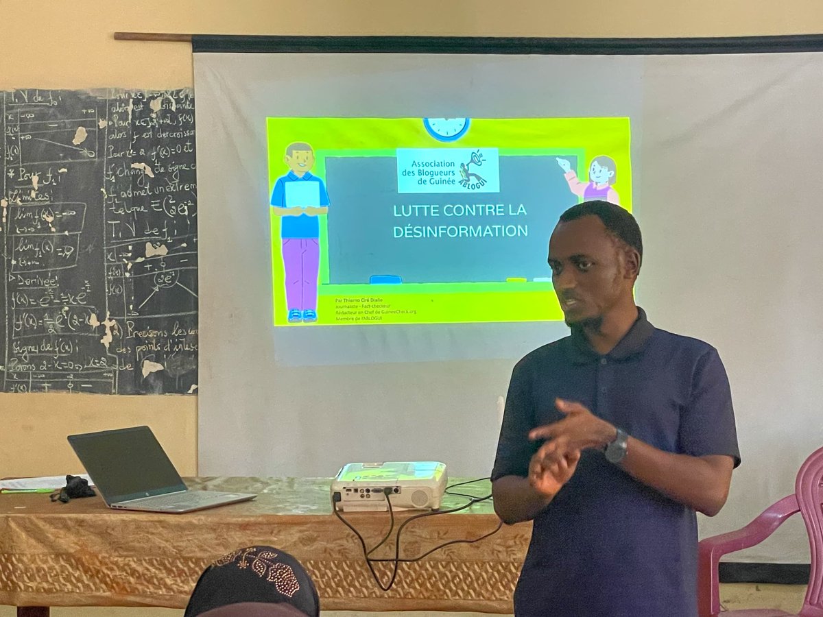 ablogui's tweet photo. 🎓 Clap de fin pour la 2ᵉ étape du programme Éducation aux Médias et à l’Information (EMI) !
📍 Lycée 1er Mars.
Ce troisième jour a été consacré au thème « Lutte contre la désinformation » 🕵️♂️🔍
🔜 Le programme EMI continue dans d’autres établissements...
#EMI #ABLOGUI https://t.co/JlhHQ5uwL1