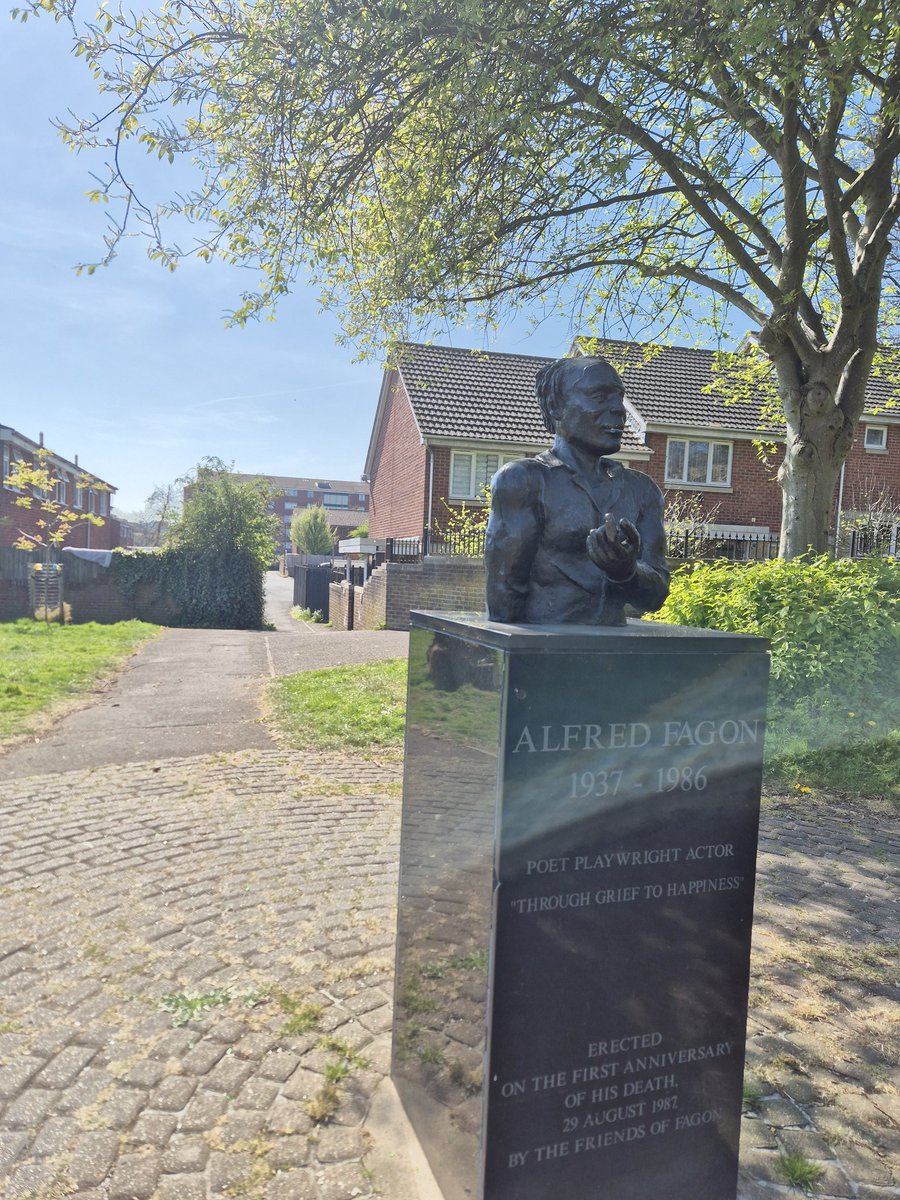 Roger Griffith MBE & Honorary Doctor of Arts tweet media