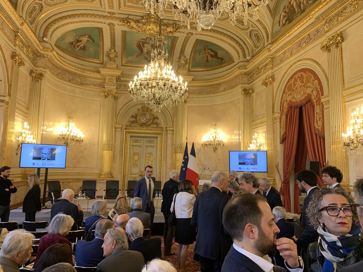 AmisMasMathieu's tweet photo. Hommage à #LouisMermaz ancien Pdt AN, Hôtel de Lassay. Accueil @YaelBRAUNPIVET Pdte AN, @BorisVallaud et @faureolivier. Plusieurs grands témoins #PierreJoxe, #DidierMigaud, @pierre_denizet, @erwannbinet… Conclusion @JeanGlavany pdt @IFMitterrand. Rencontre avec beaucoup d’amis. https://t.co/hM3r3Mq44b