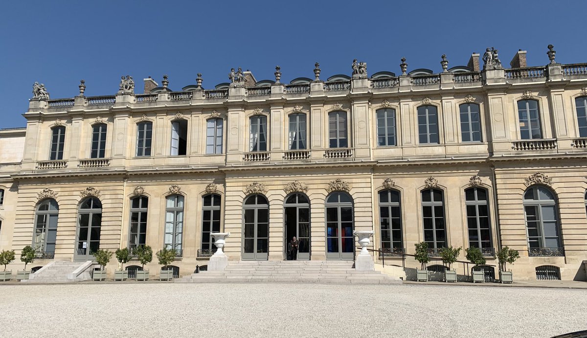 AmisMasMathieu's tweet photo. Hommage à #LouisMermaz ancien Pdt AN, Hôtel de Lassay. Accueil @YaelBRAUNPIVET Pdte AN, @BorisVallaud et @faureolivier. Plusieurs grands témoins #PierreJoxe, #DidierMigaud, @pierre_denizet, @erwannbinet… Conclusion @JeanGlavany pdt @IFMitterrand. Rencontre avec beaucoup d’amis. https://t.co/hM3r3Mq44b