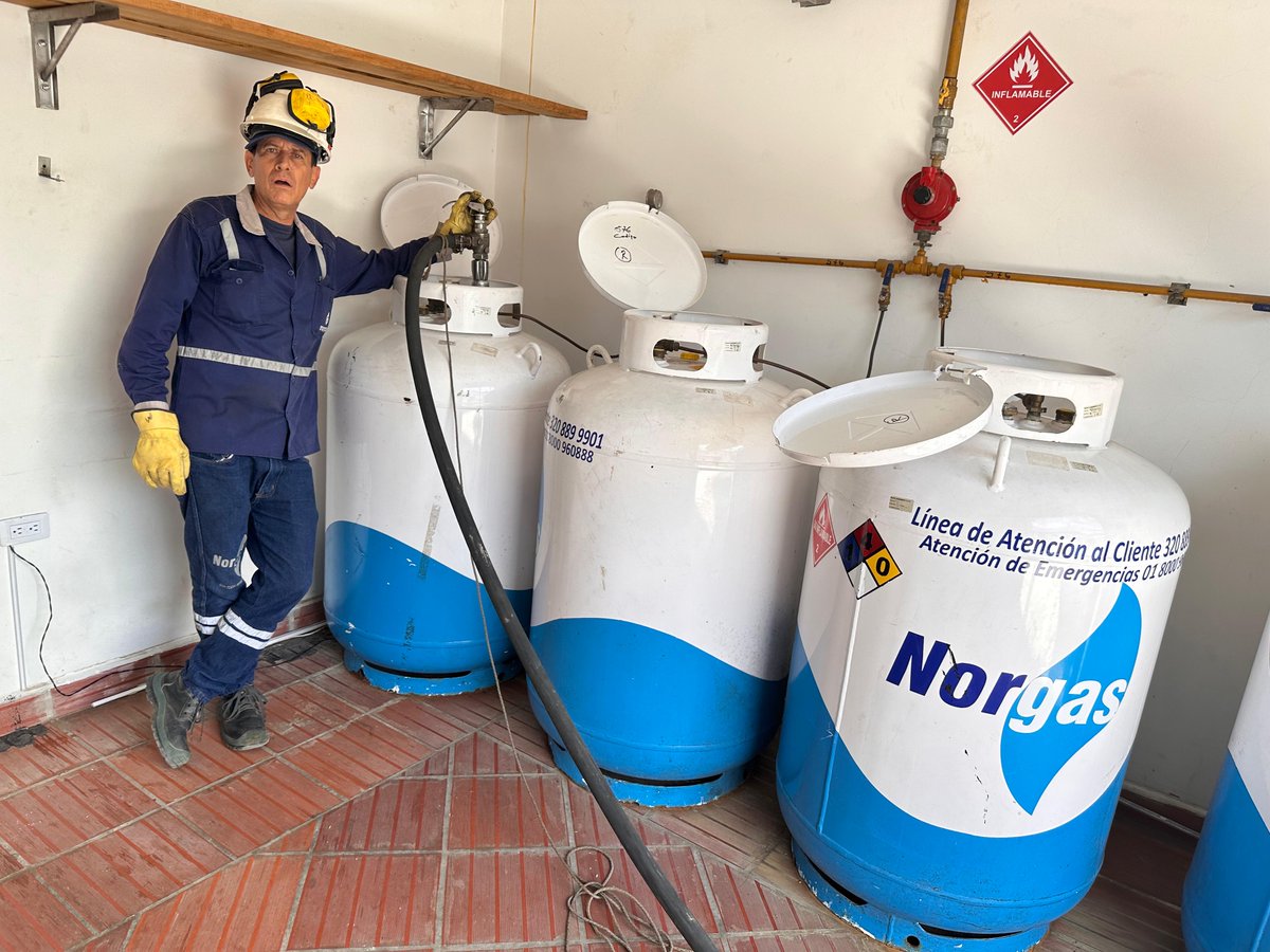 GasnovaCo's tweet photo. #PostalGLP Fotografías de algunos tanques estacionarios que utilizan las compañías afiliadas a #GASNOVA para ofrecer el servicio de #GLP a granel a usuarios residenciales, comerciales e industriales. @MinEnergiaCo @Superservicios @WorldLiquidGas https://t.co/GlJgQDRLfx