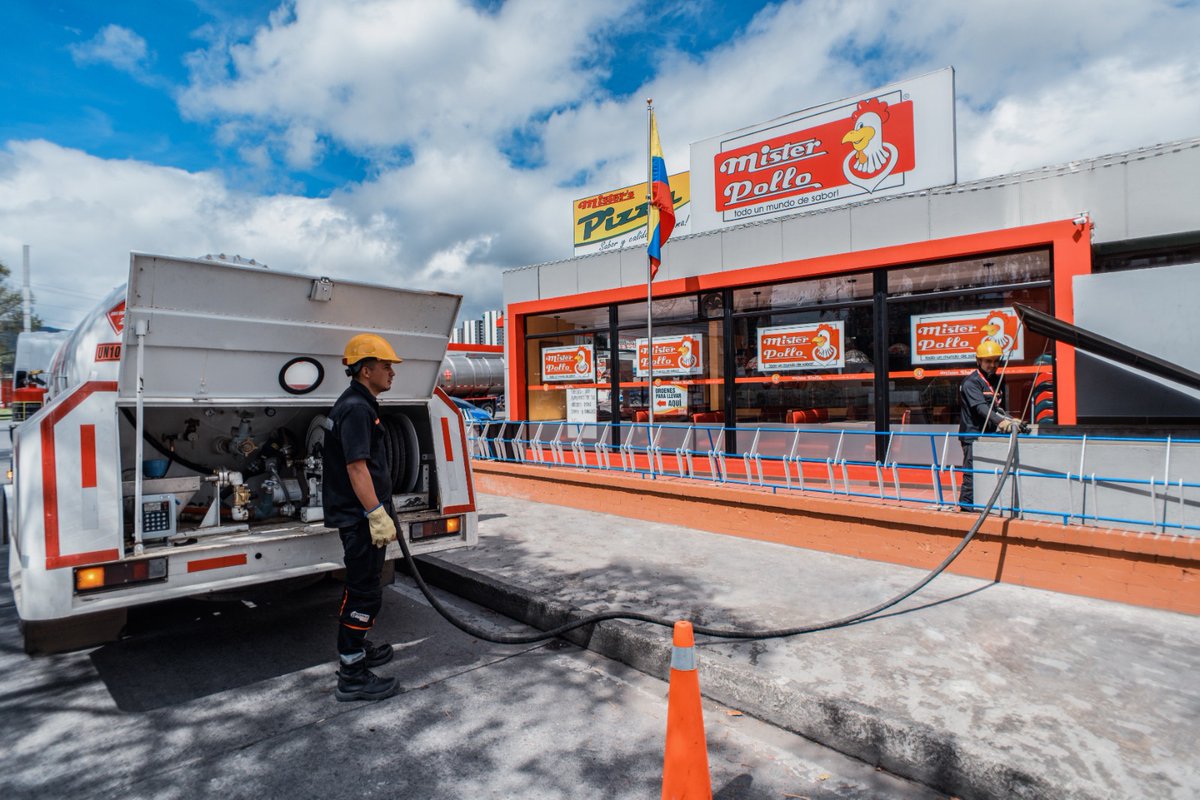 GasnovaCo's tweet photo. #PostalGLP Fotografías de algunos tanques estacionarios que utilizan las compañías afiliadas a #GASNOVA para ofrecer el servicio de #GLP a granel a usuarios residenciales, comerciales e industriales. @MinEnergiaCo @Superservicios @WorldLiquidGas https://t.co/GlJgQDRLfx