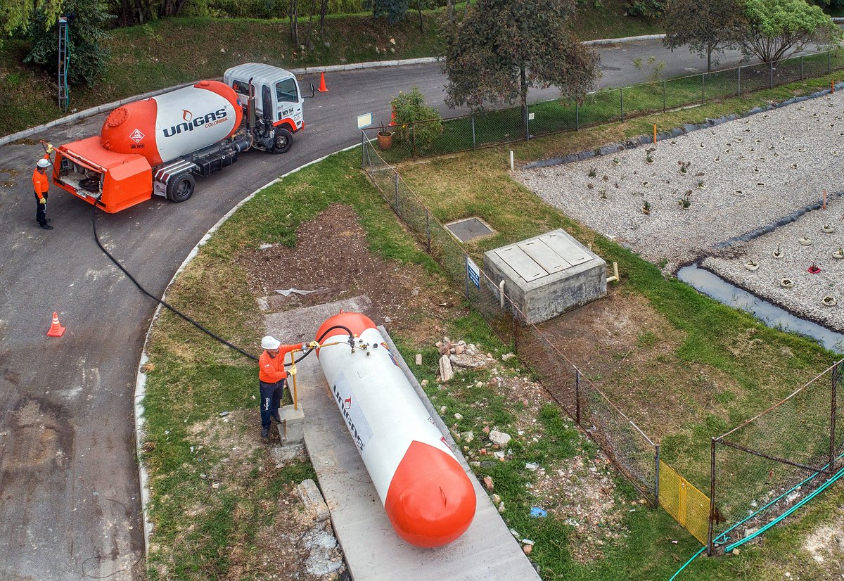 GasnovaCo's tweet photo. #PostalGLP Fotografías de algunos tanques estacionarios que utilizan las compañías afiliadas a #GASNOVA para ofrecer el servicio de #GLP a granel a usuarios residenciales, comerciales e industriales. @MinEnergiaCo @Superservicios @WorldLiquidGas https://t.co/GlJgQDRLfx