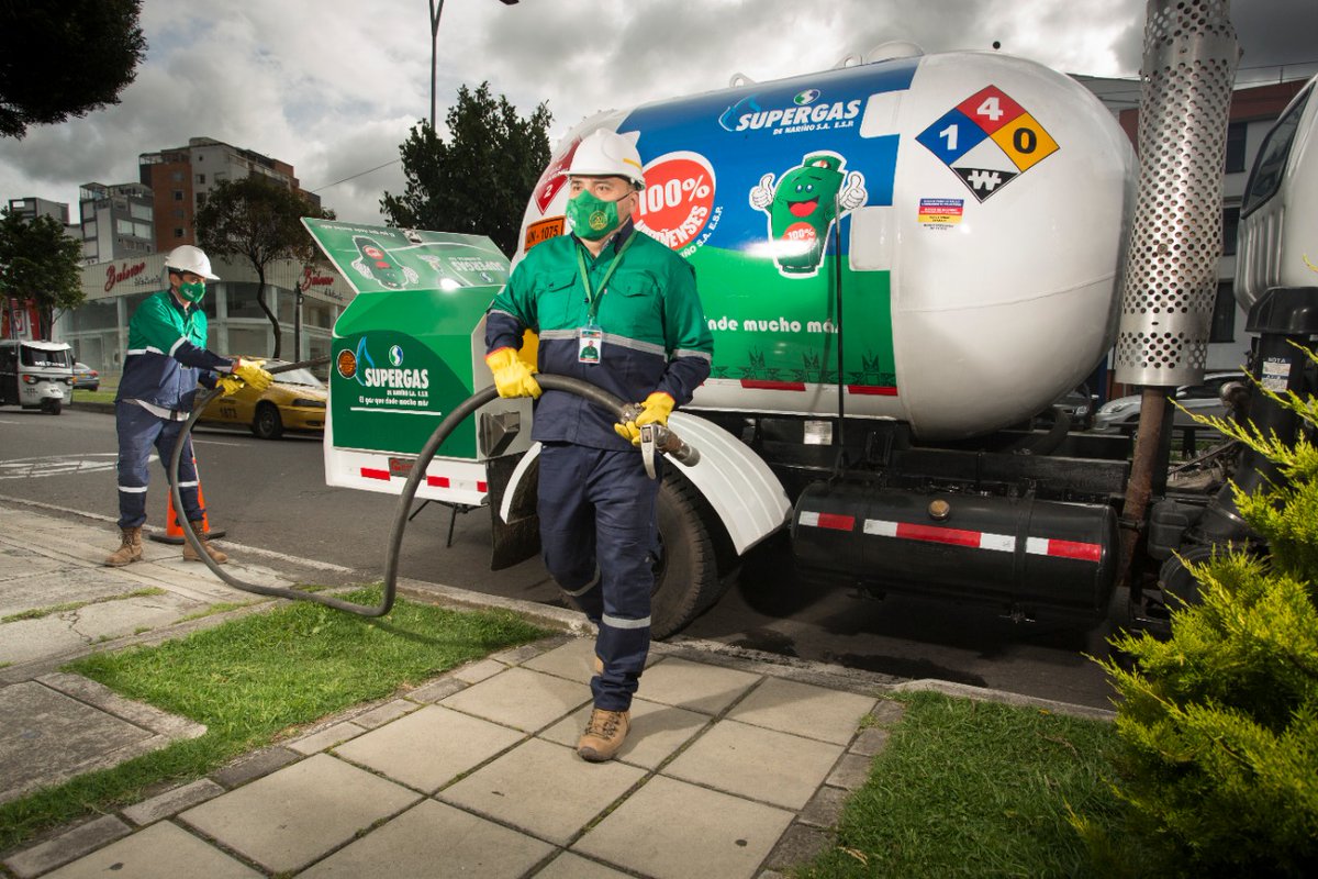 GasnovaCo's tweet photo. #PostalGLP Fotografías de algunos tanques estacionarios que utilizan las compañías afiliadas a #GASNOVA para ofrecer el servicio de #GLP a granel a usuarios residenciales, comerciales e industriales. @MinEnergiaCo @Superservicios @WorldLiquidGas https://t.co/GlJgQDRLfx