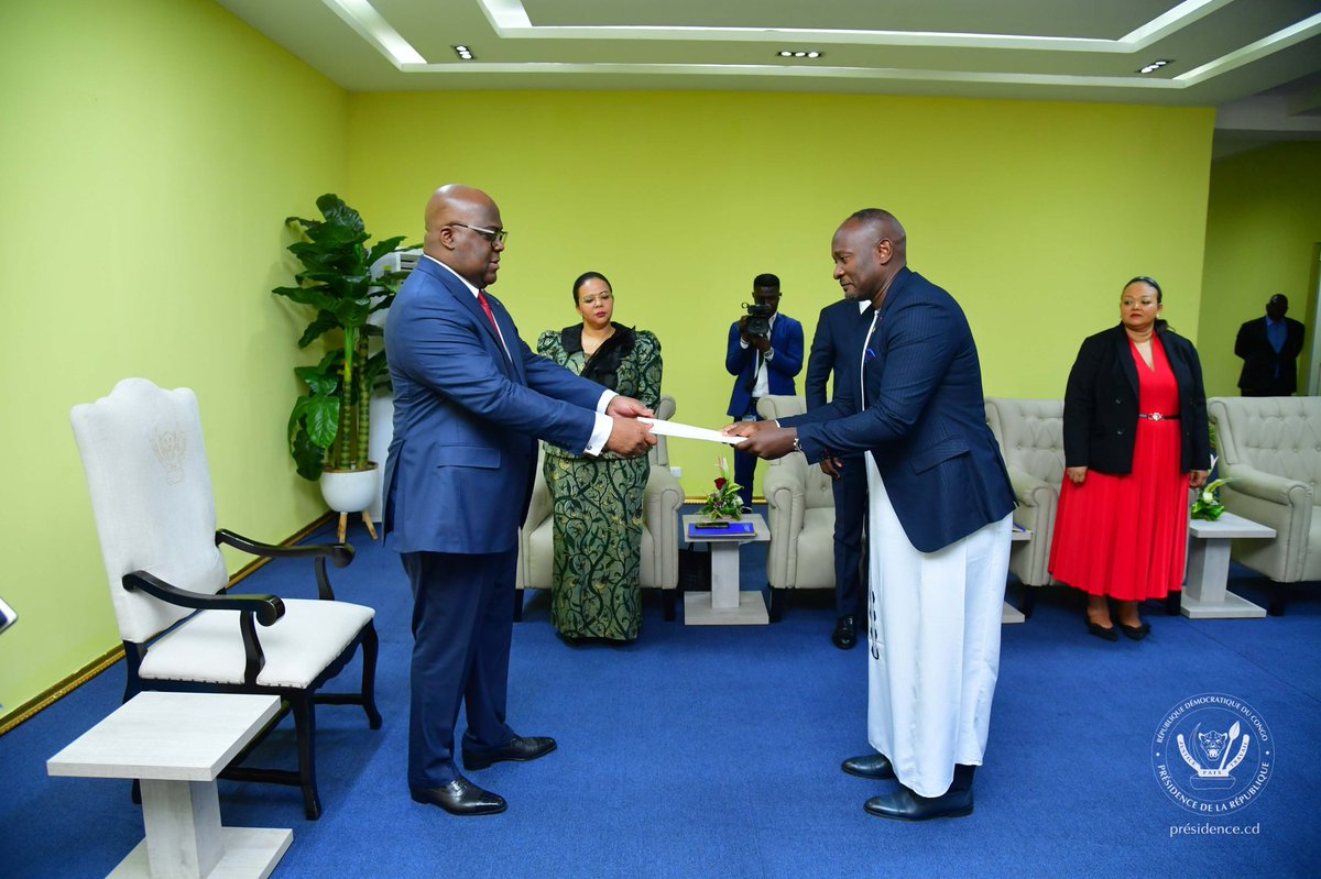 Presidence_RDC's tweet photo. Au cours d’une cérémonie diplomatique organisée ce  jeudi 10 avril 2025 à la Cité de l’Union africaine, le Président  de la République Félix Antoine Tshisekedi Tshilombo a reçu les lettres de créance de Messieurs Kaliisa Farid M., Vasyl Hamianin, Osman Hussein Elamin Ahmed et Madame Laura Evangelia Suarez, ambassadeurs extraordinaires et plénipotentiaires respectivement de l’Ouganda, de l’Ukraine, du Soudan et du Vénézuéla en République Démocratique du Congo (RDC).
https://t.co/zrKEXubIzv