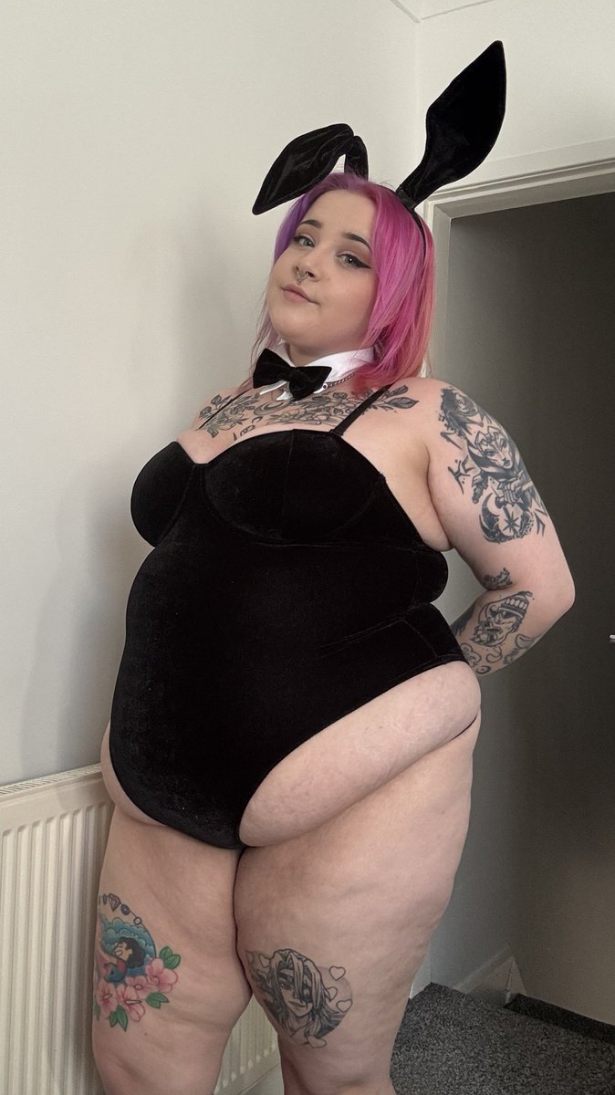 InkyPiggyy's tweet photo. Inky Bunny, at your service! 

Here to feed, breed and whatever else you need😈😘🩷 

#feedee #feederism #bbw #vorepred #voreprey #fatgirls #fatgirl #fatwomen #chubbybunny #nerdybbw #apronbelly #sizetwitter #gothbbw #altbbw #fat #plussize #bigboobs #bigbelly #vorekink #chubby https://t.co/0hDmqR1Vqn