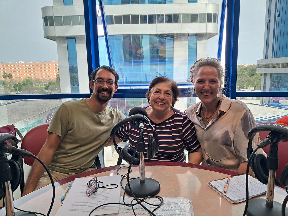 Español, ilusión, entrega y generosidad es parte de lo que nos transmitieron Carmen Alegría Domínguez y Adrián Sánchez mientras nos hablaban de su MasELE en los campamentos de refugiados saharauis. Gran trabajo. Escúchales en  podcasters.ivoox.com/#/episodes/144…