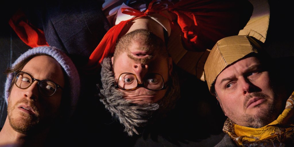 Rubbish Shakespeare Company's The Story Forge: Make Your Own Myth is "the perfect show to go to as a family" ★★★★★ (tinyurl.com/yc3pj7w7)