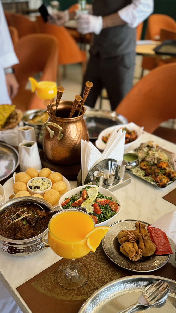 restaurant9Tab's tweet photo. تغطية اليوم لمحبين الأكل الهندي الأصيل في تبوك😍 Indian Swaad | مطعم طعم الهند 
📍 الربوة مقابل دوار الطيارة بجانب حلويات سعد الدين
 مطعم هندي أصيل يتميز بأجوائه الهادئة وديكوره الفخم وأكثر شي يميزهم أنهم يحضرون أطباقهم من مكونات بدون إضافات صناعية وبزيوت صحية 100% وبهارات هندية https://t.co/pMNMNatLT2