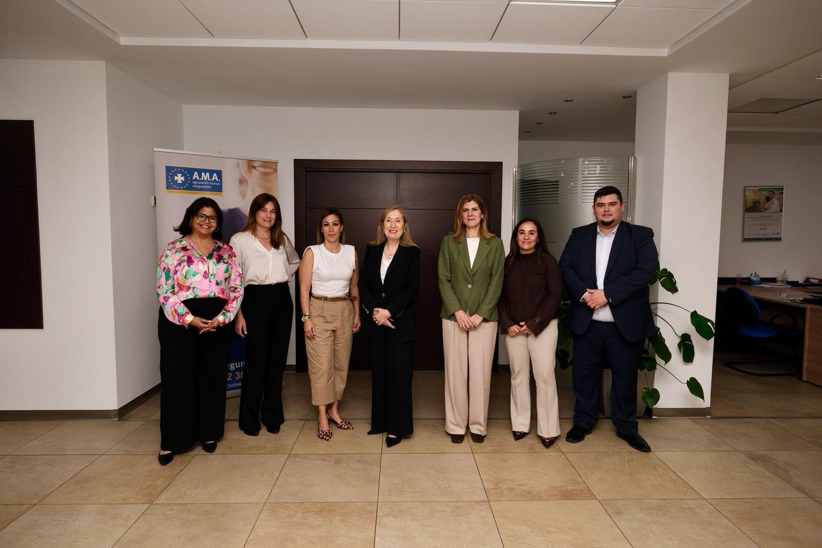 Conocer de primera mano las necesidades de cada una de las oficinas es fundamental para ofrecer la mejor atención y fortalecer el trabajo en equipo. 

En esta ocasión, la oficina de #AMASalamanca recibe la visita de nuestra presidenta, la Dra. <a href="/anapastorjulian/">Ana Pastor Julián</a> , quien refuerza el