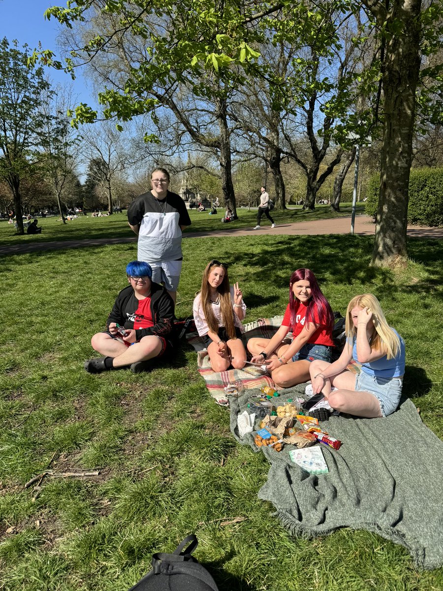 Amy Enable tweet media