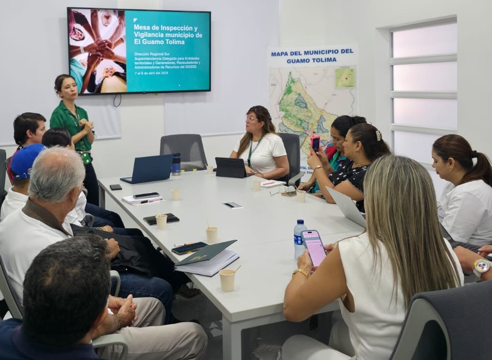 Supersalud's tweet image. #SupersaludEnLasRegiones | #RegionalSur | Como parte del cerco epidemiológico para la contención de #FiebreAmarilla en Tolima, realizamos mesas de inspección y vigilancia en el municipio del Guamo.