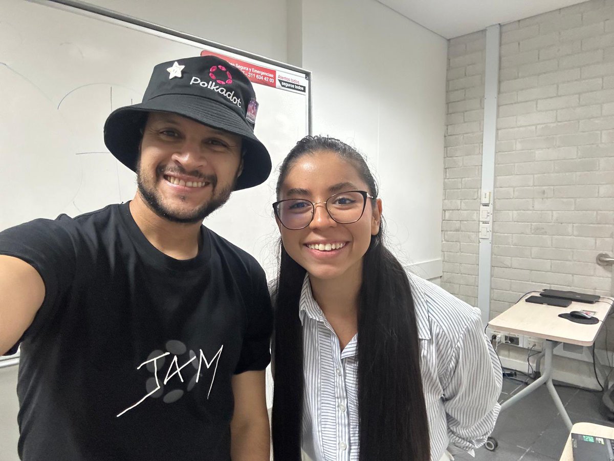 valeria 🇨🇴 tweet media