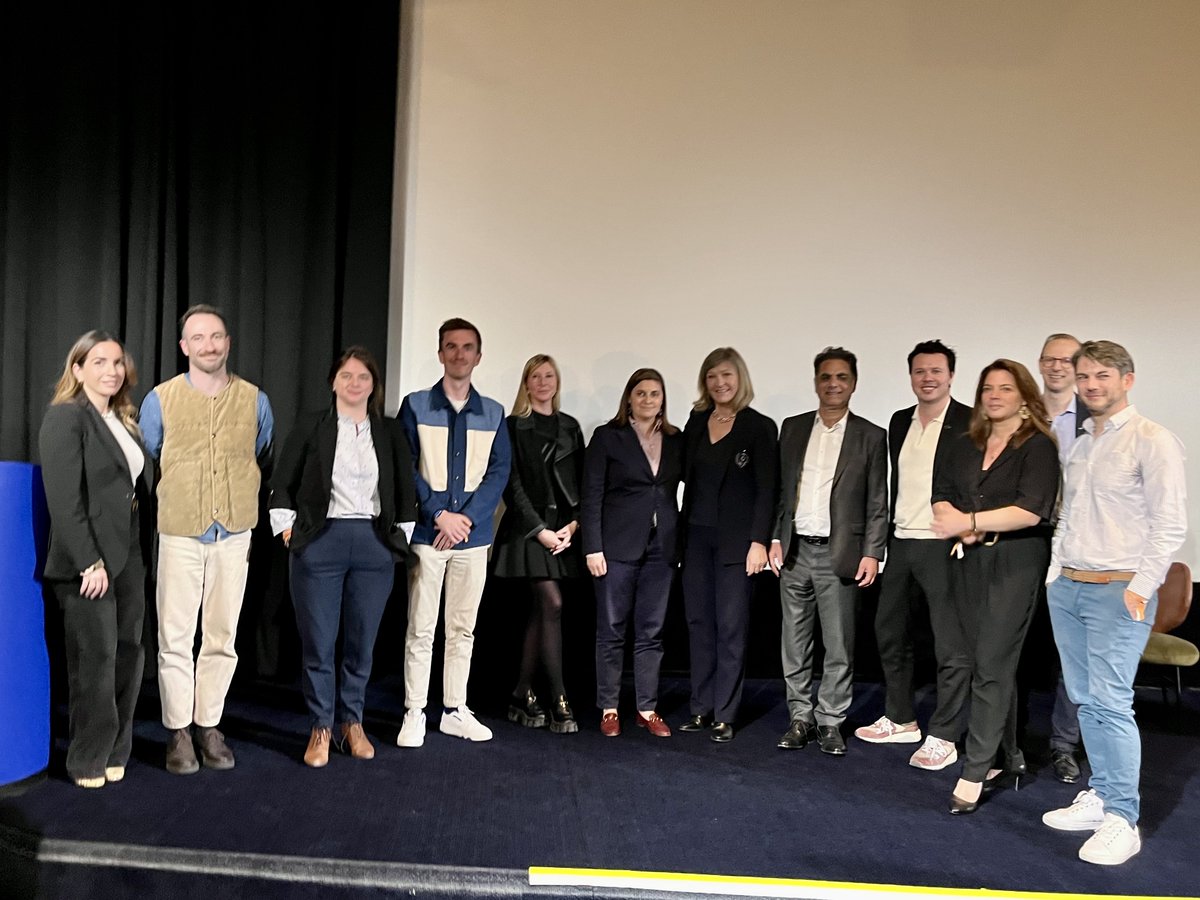 📸 Une photo pour clôturer cette conférence inspirante avec tous les intervenants de cette édition des Dircoms nouvelle génération chez <a href="/Francetele/">France Télévisions</a>.

<a href="/Strategies/">Strategies</a>