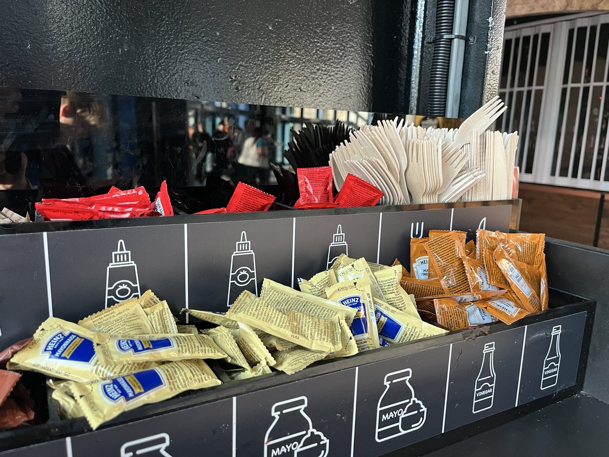 FloralRainbowAW's tweet photo. For #WeekOForOodles #AlphabetChallenge 
Condiments &amp; cutlery #MotorPointArena https://t.co/o337QsTtHR