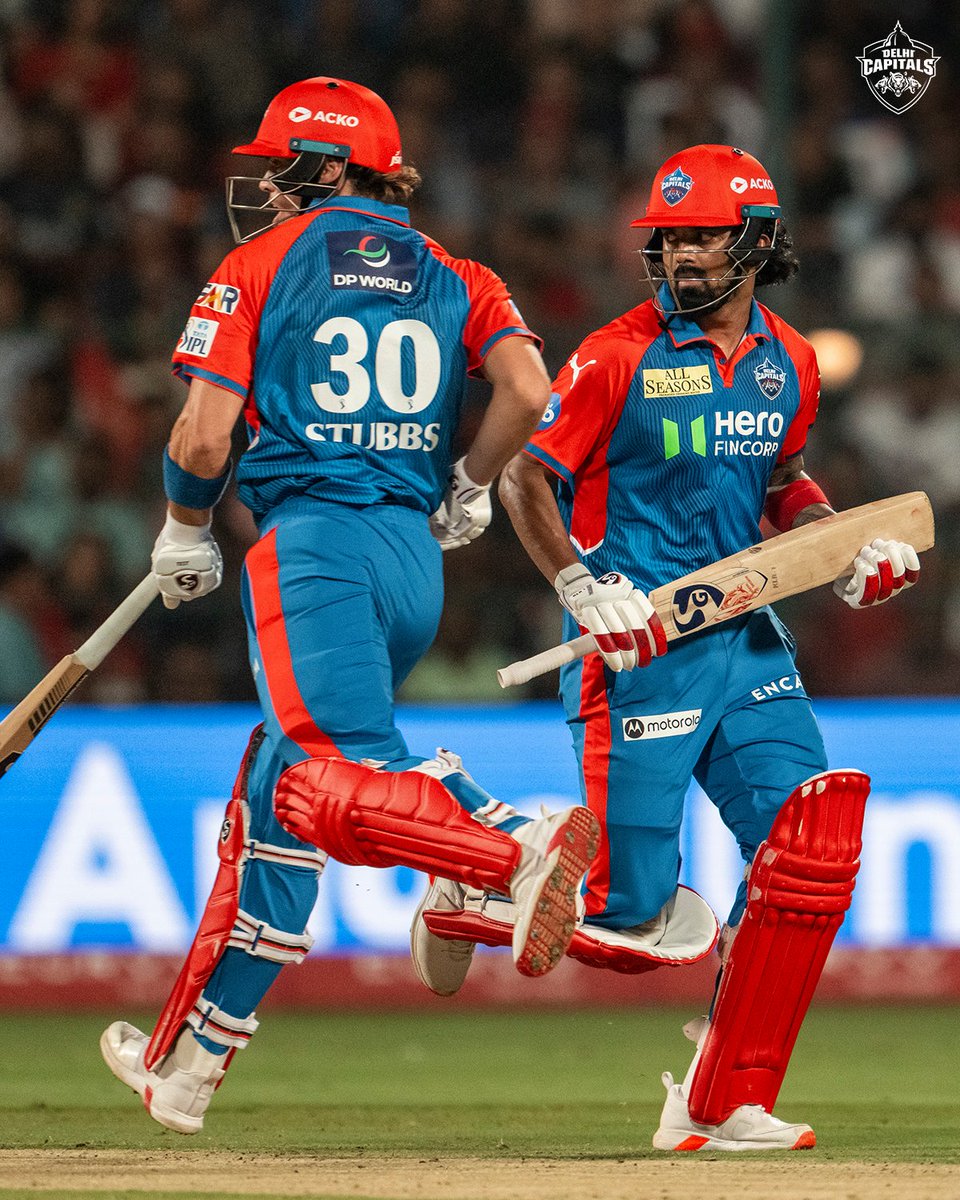 DelhiCapitals's tweet photo. Take us home, KL &amp; Stubbsy🤞 https://t.co/SpcbkBYt1B