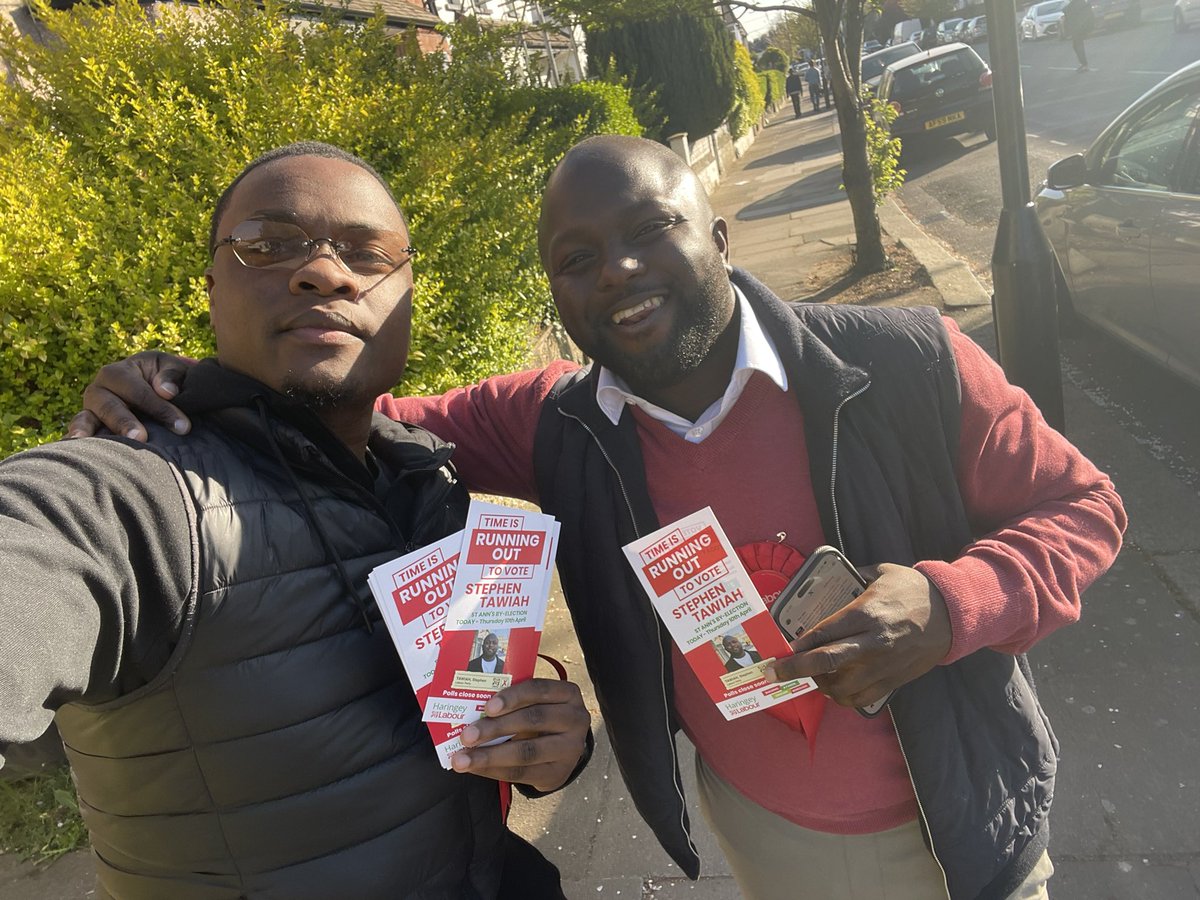 EmmanuelAk_'s tweet image. Final Push this evening with a ‘Get Out &amp;amp; Vote’ round for @stephentawiah01 in St - Ann’s Ward. 🌹👍🏽

A vote for @stephentawiah01 &amp;amp; @HaringeyLabour is a vote for the right candidate that will represent and be a fresh voice for the local community. 🌹