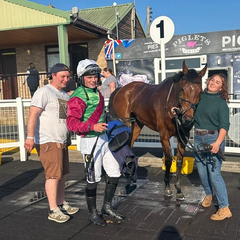 Hereford Racecourse (@herefordraces) on Twitter photo RACE 7 RESULT - The Ladies ABBA Evening Friday 9th May Open NH Flat Race
π₯ Getaway Vic
π₯ Lovis De Sceaux
π₯ Windsor Blue
Jockey: Dylan Johnston
Trainer: <a href="/Peter_Bowen_/">Peter Bowen Racing</a>
Owners: Mrs G Davies RACE 7 RESULT - The Ladies ABBA Evening Friday 9th May Open NH Flat Race
π₯ Getaway Vic
π₯ Lovis De Sceaux
π₯ Windsor Blue
Jockey: Dylan Johnston
Trainer: <a href="/Peter_Bowen_/">Peter Bowen Racing</a>
Owners: Mrs G Davies