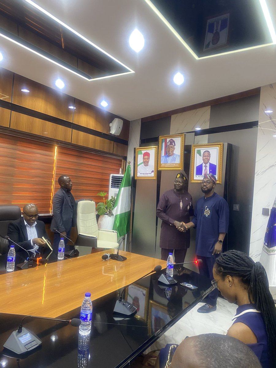 NASRDA_Official's tweet photo. NASRDA is exploring strategic partnership possibilities with UNICCON Group of Companies;owners of Africa’s first humanoid robot, to boost indigenous tech innovation,AI development & deepen Nigeria’s presence in the global space tech ecosystem.#NASRDA #Innovation @uniccongroup https://t.co/laZvbppIbo