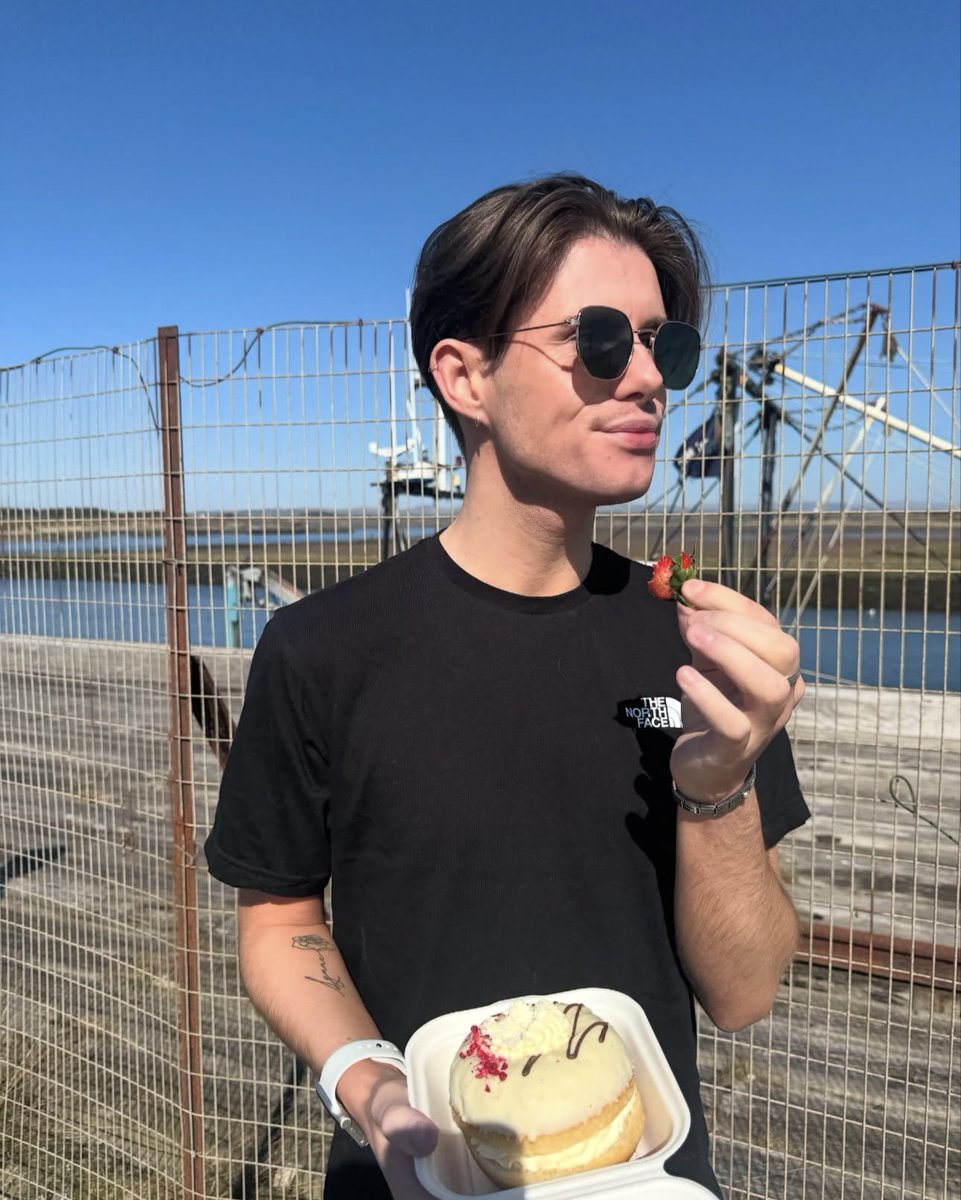 logxncxufield98's tweet photo. 🙂‍↕️☀️ https://t.co/KUmXVsq8lh