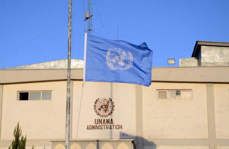 یوناما: طالبان ۳۳۰۰ محتسب برای اجرای قانون امر به معروف در سراسر افغانستان اعزام کردند

هیئت معاونت سازمان ملل در افغانستان (یوناما) در گزارشی که پنج‌شنبه (۱۰اپریل) منتشر کرد، پیامدها، تطبیق و انفاذِ قانون امر به معروف که توسط طالبان در افغانستان به اجرا گذاشته شده است را بررسی