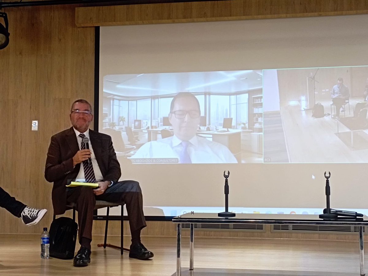 Panel con Alejandro Aponte, Gustavo Cote Barco y Hernán Darío Orozco en <a href="/UniJaveriana/">Pontificia Universidad Javeriana</a>