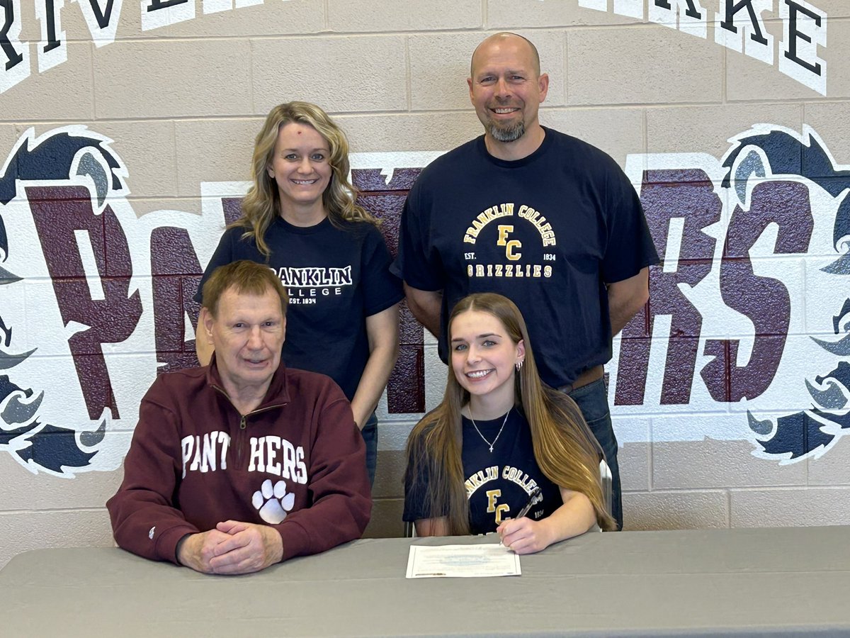 RP_Athletics's tweet photo. Jenna Batty officially signs to continue her volleyball career next season Franklin College. https://t.co/eg44su7B62