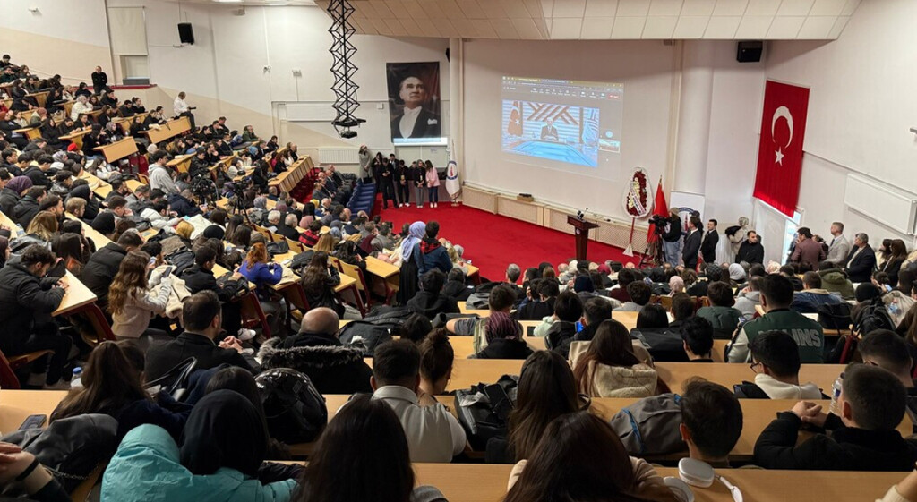 universitemdpu's tweet image. DPÜ ve İMÜ ortaklığında düzenlenen YÖK Başkanı Prof. Dr. Erol Özvar ve Kütahya il protokolünün katıldığı Anadolu’da İlk Bilim Ansiklopedisi: Abdullah Kütâhî ve Ferâidu’l-Funûn başlıklı sempozyuma Üniversitemiz ev sahipliği yaptı.
haber.dpu.edu.tr/tr/haber_oku/6…
#üniversitemdpü