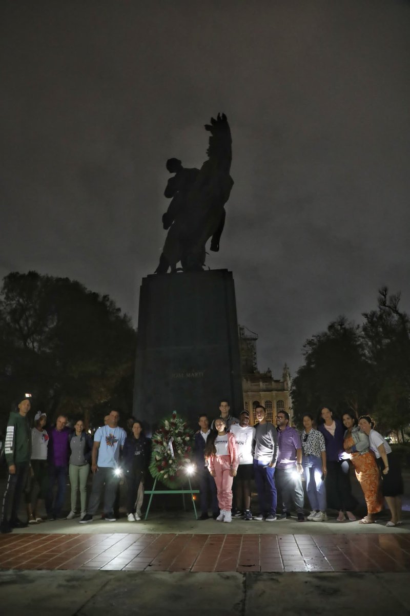 MeyvisEstevezE's tweet photo. Hemos emprendido una nueva ruta histórica, la que honra los 130 años del desembarco de Martí y Gómez por Playitas de Cajobabo. 

Con la luz del Apóstol salimos desde La Habana y con ella vamos a ese sitio entrañable de Guantánamo para también dar un salto que sea dicha grande. https://t.co/uo24egoUJM