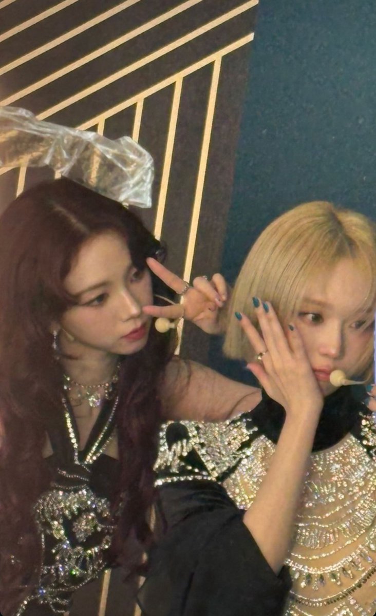 Sophiq_xX's tweet photo. 今日カリナの誕生日だ〜

생일 축하드립니다!

#aespa #æspa #에스파 
#KARINA #카리나 https://t.co/83nNps7F0B