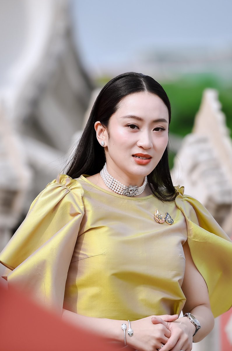 ขอชมหน่อยเถอะ555 คือลุคนี้สวยมากนายกเรา❤️🥰

#นายกรัฐมนตรีคนที่31 #นายกแพทองธาร #สงกรานต์2568