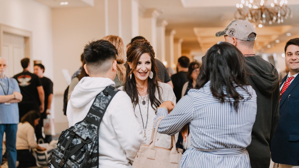 Ligonier's tweet photo. We’ve enjoyed the first two messages from #LigCon 2025 in Orlando, and we’re looking forward to more teaching this afternoon from Sinclair Ferguson and Ken Jones.

Join the livestream today through Saturday to watch every session live.

https://t.co/aQQOA5ndDW https://t.co/2N1vNOW7FV