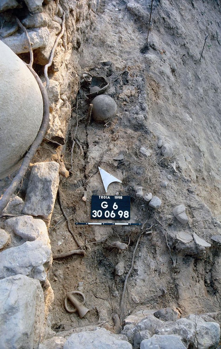 Wine residue has been discovered at the site of ancient Troy. This is the first material evidence for it at the site, and its context suggests that even the common people of the city drank it. buff.ly/WiRAajB