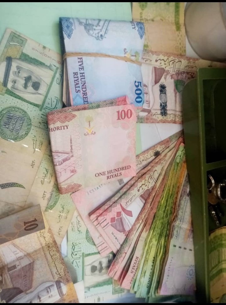 اذا خمنت المبلغ كم بالضبط بالضبط
لك 💯💯﷼  👇👇👇
واذا محد جاوب نهدي 💯 لأحدكم

بن زكري كأس الوزارة #الترشيح_المبديي
#العقيد_فارس_منصور_الشعلان #بن_زكي