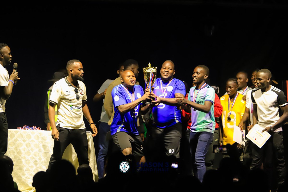 Blue Angels F. C tweet media