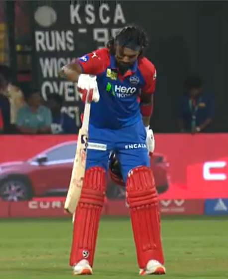 jagadishsr264's tweet photo. This is his ground , This is his crowd, this is his jungle celebration from KL Rahul https://t.co/7GKOwiJtTv