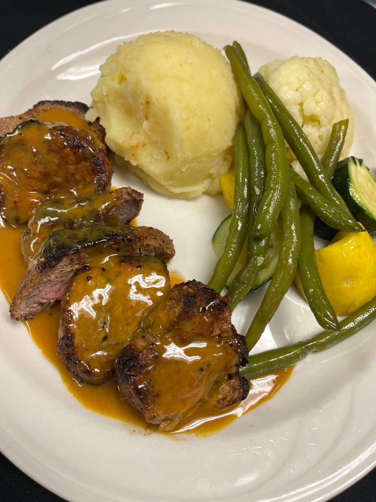 Seasoned Pork Tenderloin with a Carolina Gold BBQ sauce.  This tender pork is paired with a perfect BBQ sauce making it a can’t miss entree special at Knight’s Downtown this weekend.