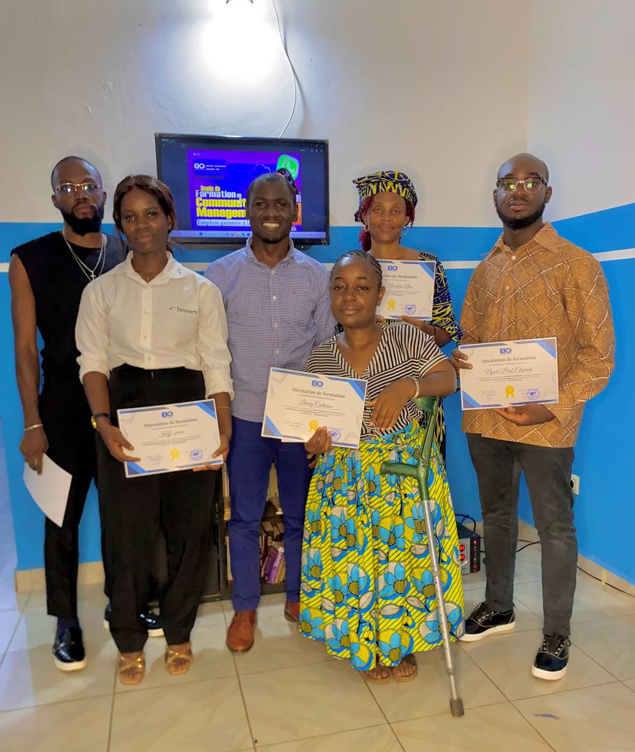 237Eko's tweet photo. BREF !😉
On a formé des CM redoutables… sans faire de bruit !
4 semaines intenses chez EKO Formations pour apprendre à gérer, créer, sponsoriser comme des pros.

Tu veux une session 2 ?
DM-nous ou commente « intéressé(e) » !

#CommunityManager #FormationDigitale #EKOFormations https://t.co/7IFtPDlcK8