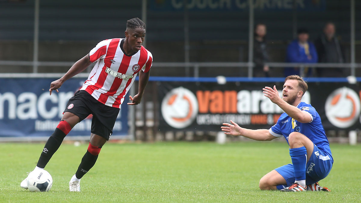 thesoccerdemic's tweet photo. #OnThisDay in 2018 Chiedozie Ogbene made his #EFL debut🙌🏾
⚽️Signed from #LimerickFC he replaced O.Watkins for #BrentfordFC vs #NFFC in the Bees 1-0 win✨️
🌍 @FAIreland's 🇮🇪1️⃣st African-born🇳🇬 int'l has now made 2️⃣0️⃣8️⃣ appearances in English football🔥 #PremierLeague #ITFC #LTFC https://t.co/QgTz2AGoUN