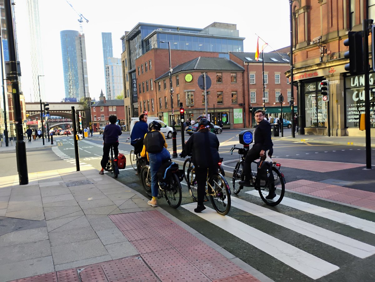 WalkRideDeansgate (@walkridedgt) on Twitter photo <a href="/RosgalLtd/">Rosgal Ltd</a> <a href="/WalkRideGM/">Walk Ride GM</a> Great to see a big group using the new facilities, although there's not much time to get through the light phasing (what a great problem to have!) <a href="/RosgalLtd/">Rosgal Ltd</a> <a href="/WalkRideGM/">Walk Ride GM</a> Great to see a big group using the new facilities, although there's not much time to get through the light phasing (what a great problem to have!)