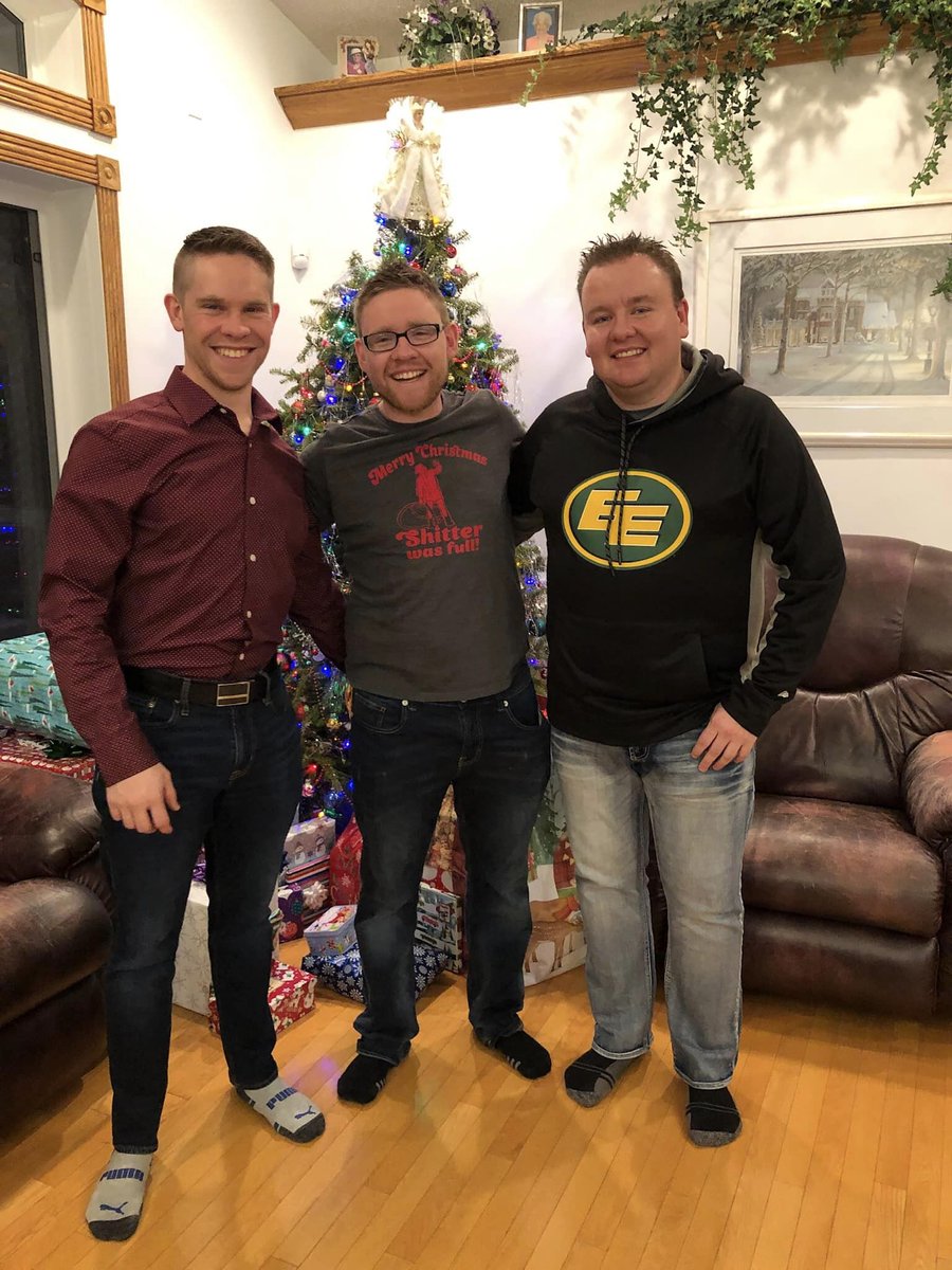gerthimusprime's tweet photo. Happy National Siblings Day. #EPSStrong https://t.co/anWhJ9Sxtk