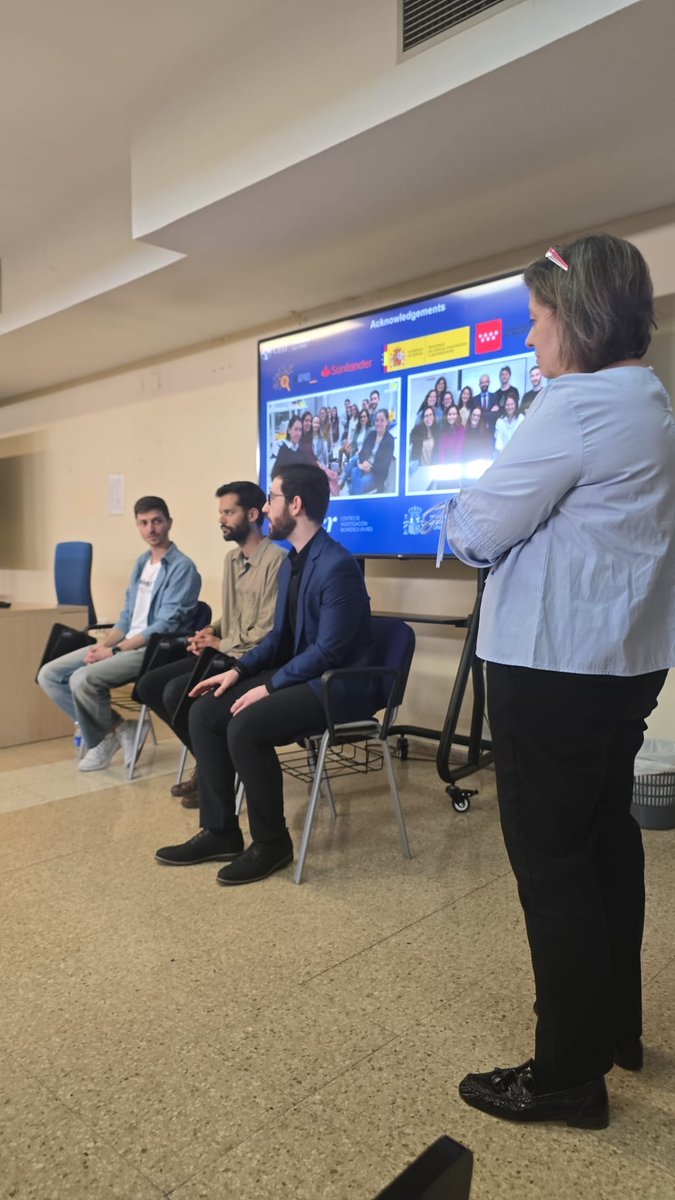 Neurofan Lab (@neurofan_lab) on Twitter photo Gran presentación de <a href="/Hector_Canneque/">Héctor Cañeque-Rufo</a> en el XI Laboratorio de ideas CIBERSAM.
¡Enhorabuena por el excelente trabajo!
#LaboratoriodeideasCIBERSAM
@CIBER_SAM <a href="/CIBER_ISCIII/">CIBER ISCIII</a> <a href="/USPCEU/">Universidad CEU San Pablo</a> <a href="/USPCEUprensa/">USPCEU prensa</a> <a href="/gestobes/">GESTOBES</a> Gran presentación de <a href="/Hector_Canneque/">Héctor Cañeque-Rufo</a> en el XI Laboratorio de ideas CIBERSAM.
¡Enhorabuena por el excelente trabajo!
#LaboratoriodeideasCIBERSAM
@CIBER_SAM <a href="/CIBER_ISCIII/">CIBER ISCIII</a> <a href="/USPCEU/">Universidad CEU San Pablo</a> <a href="/USPCEUprensa/">USPCEU prensa</a> <a href="/gestobes/">GESTOBES</a>
