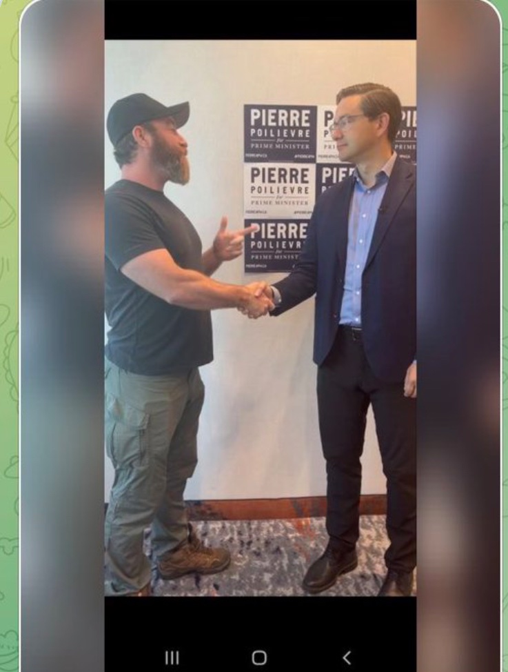 🚨Breaking 🚨
Pierre Poilievre has a meeting  with far right white supremest Jeremy Mackenzie. 
Am I doing this right conservatives, after all a picture according to you is a meeting.